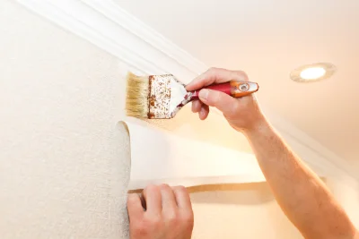 Pose de papier peint à Landévant — revêtements muraux et toiles de verre